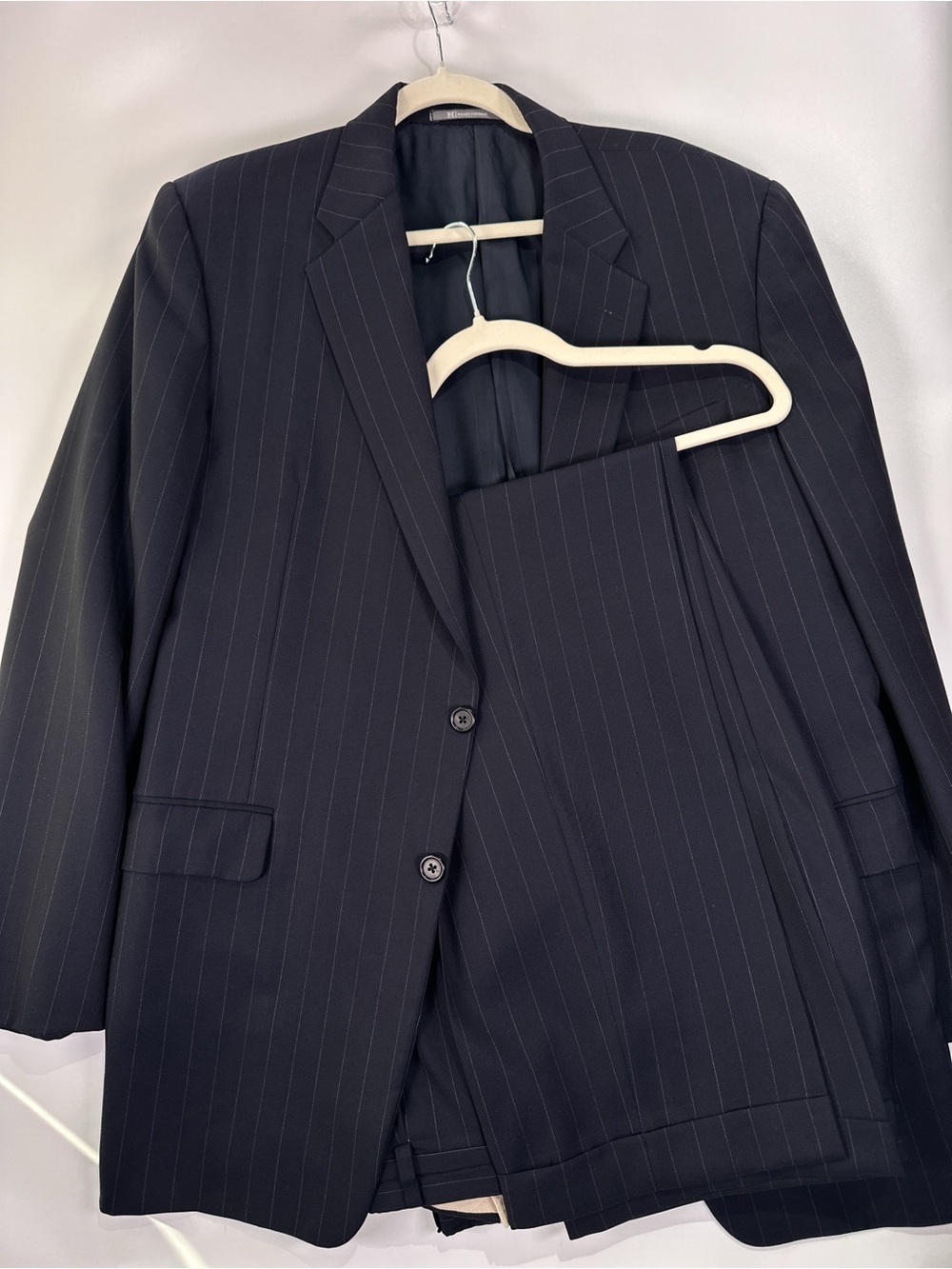 Hickey Freeman Madison Two-Piece Pinstripe Suit Loro Piana Super 130s Wool Navy - Picture 2 of 16